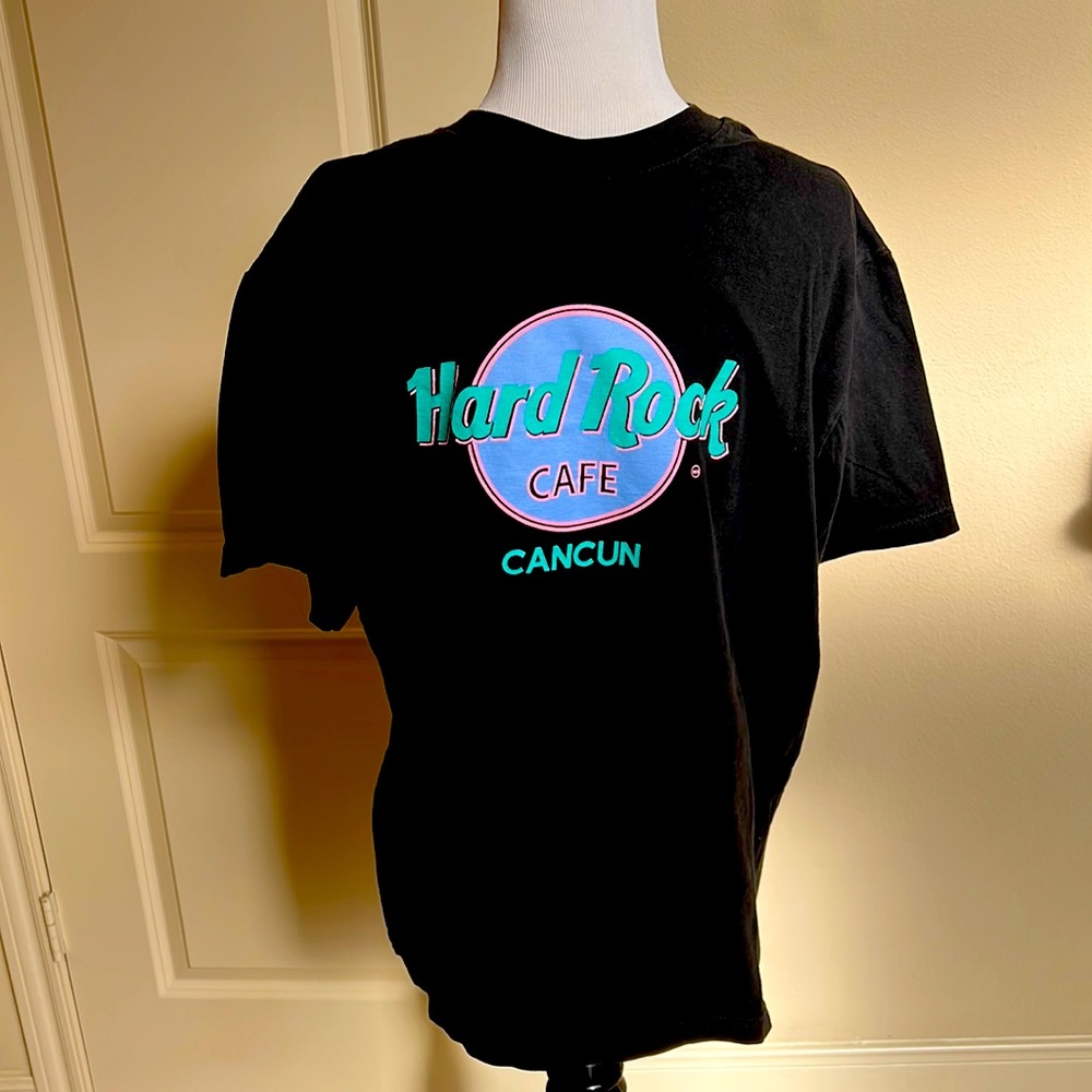 HARD ROCK CAFE T-SHIRT. CANCUN